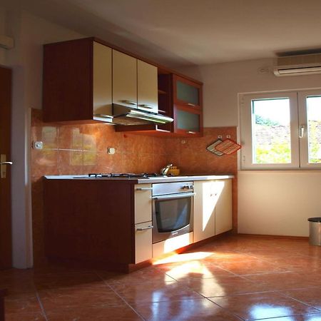 פוסטיר Apartments Mia מראה חיצוני תמונה